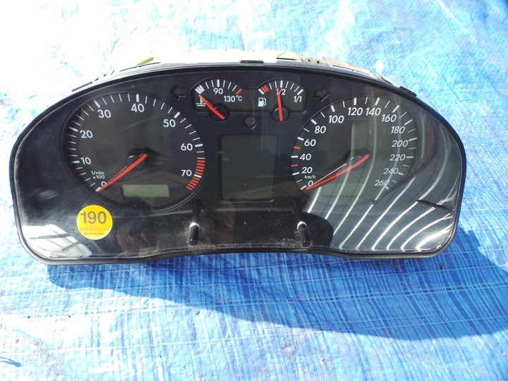 Щиток приладів vw passat b5 1.6 європа 3b0919881f, Ціна