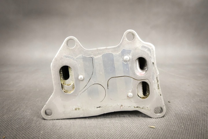 Масляный радиатор audi vw 1.8 2.0 tfsi 06l117021e, Цена
