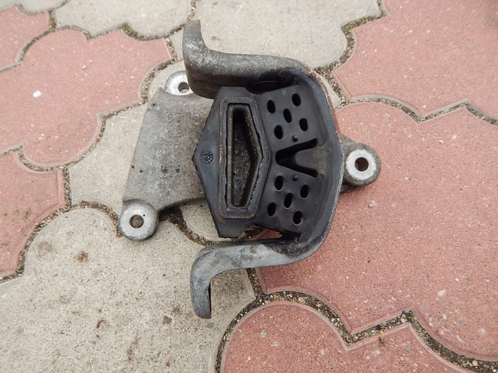 Vw t5 кронштейн подушка коробки 2.5 tdi 7h0399151h, Цена