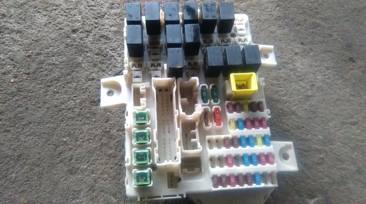 фото №1, Mitsubishi colt 04-08 1.1 b корпус запобіжників