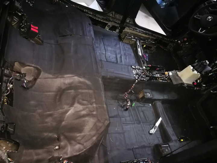 фото №12, Коврик пена шумопоглощающая водонепроницаемый з klejem 13mm изоляция termoizolacja