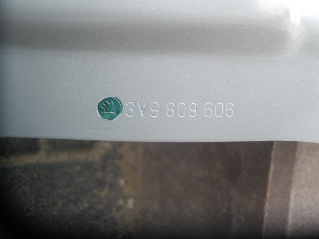 фото №14, Superb iii 3v9 3v5 поріг праві новий оригінал