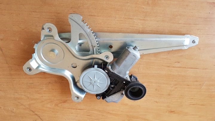 Micro moteur Vitres Droite Arrière LEXUS IS III 85720-53100