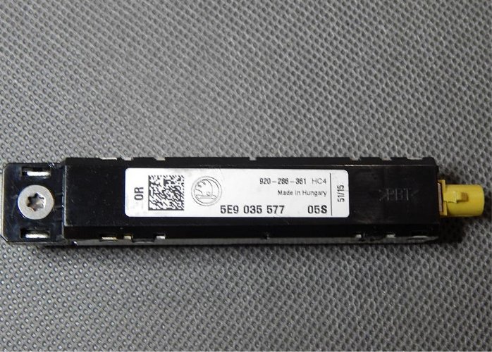 SKODA OCTAVIA III Amplificateur antenne 5E9035577