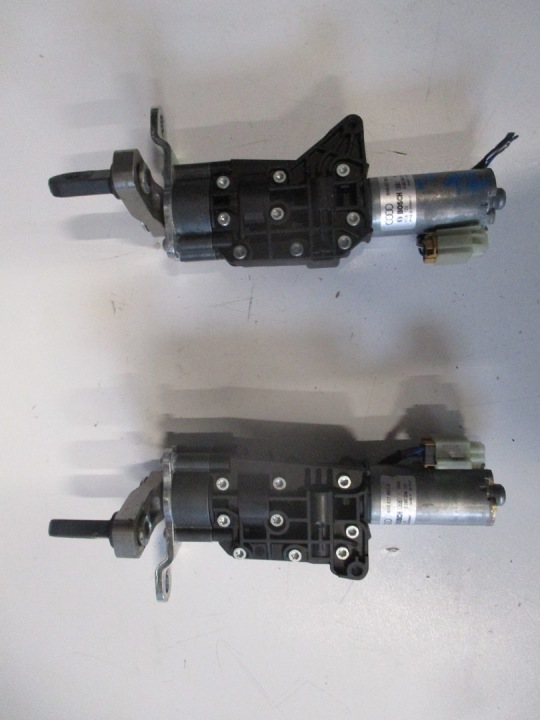 Micro moteur du capot AUDI A4 8W9 17R