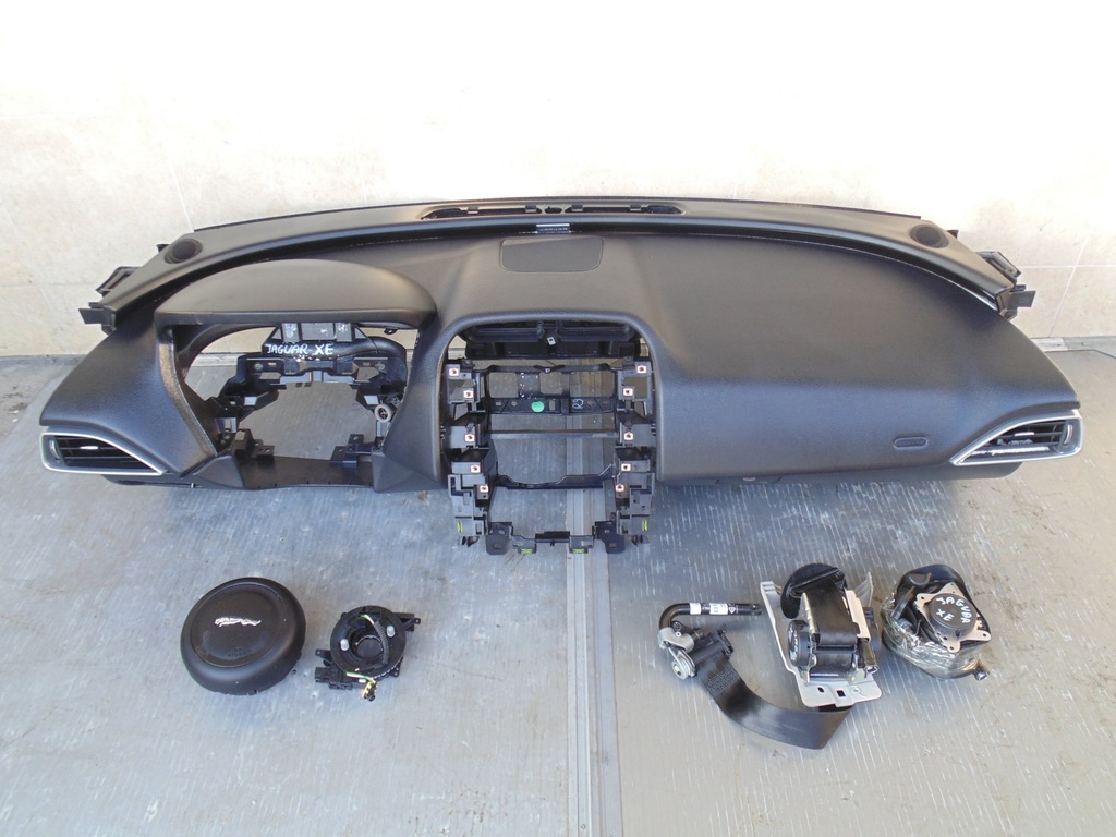 фото №1, Панель приладів консоль подушка безпеки jaguar xe 2016 rok. демонтаж