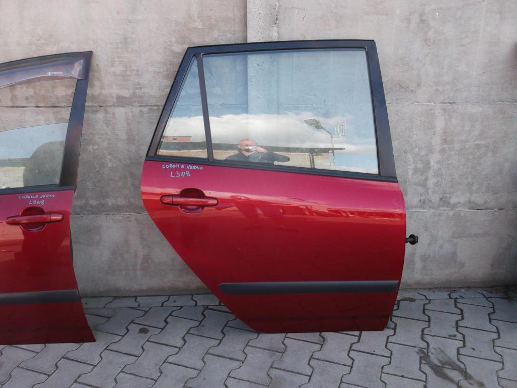 фото №1, Двері праве задня toyota corolla verso 3n8 -доставка-