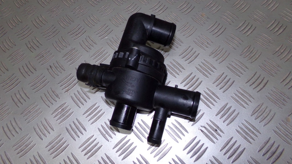 фото №1, Jaguar 15 xf lift корпус термостата 9x23-8a586-ad