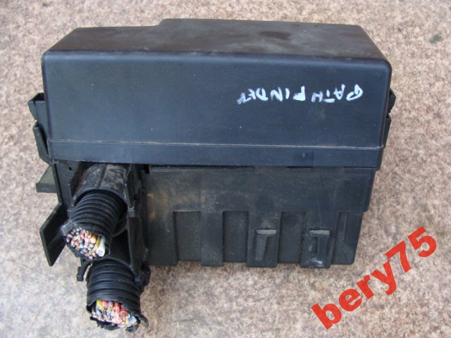 фото №1, Navara pathfinder 07r r51 корпус коробка предохранитель