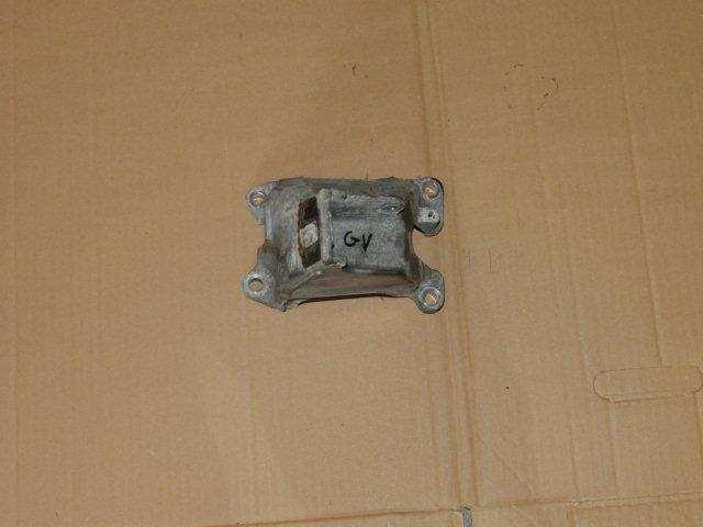 фото №1, Suzuki 08r grand vitara 2.7 кронштейн кронштейн подушка