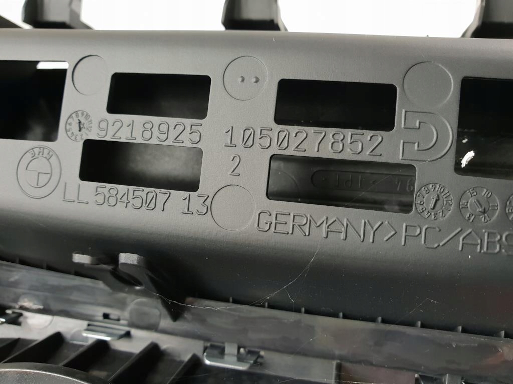 Рамка пепельница основание bmw f30 9218925 европа Оригинал