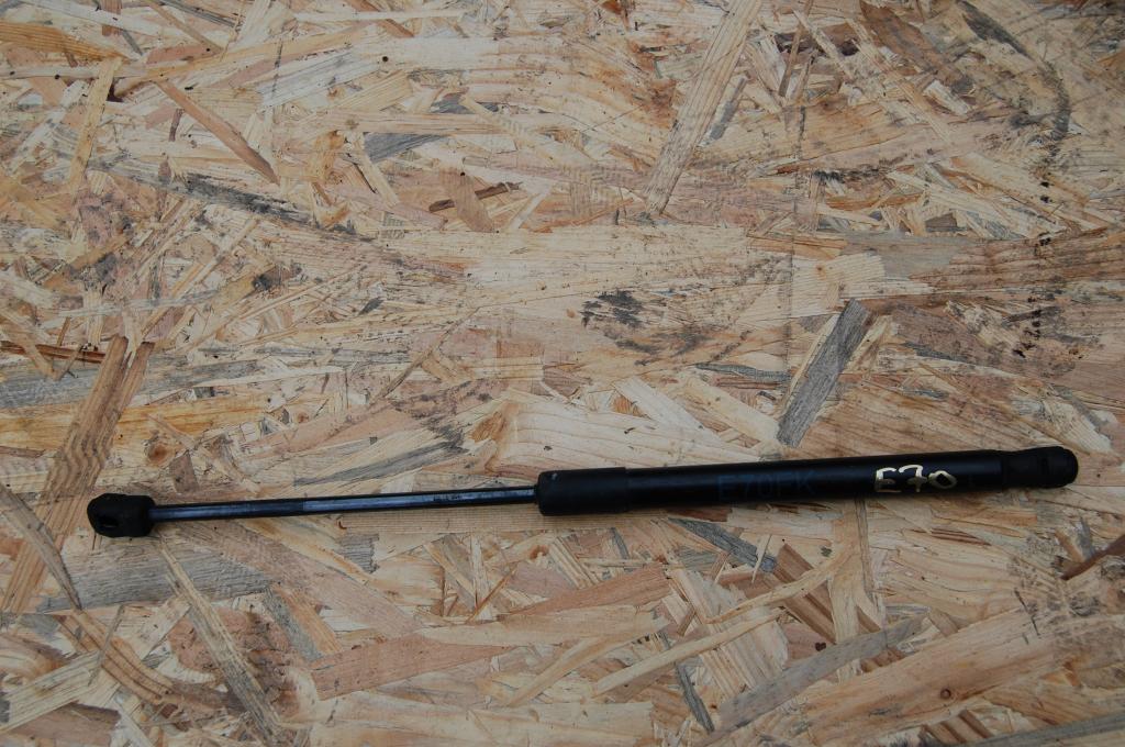 фото №1, Амортизатор привод капот bmw x5 e70