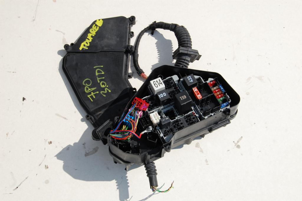 фото №1, Коробка предохранителей vw touareg 7p0 3.0tdi