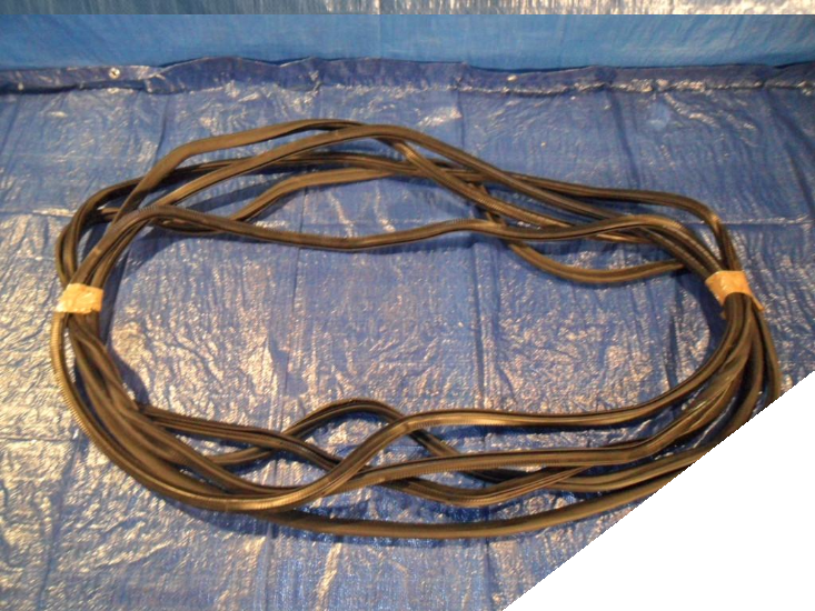 фото №1, Vw passat b7 ущільнювач двері лівий задня kombi