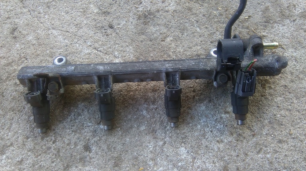 фото №1, Mitsubishi space star 1.3 форсунка молдинг