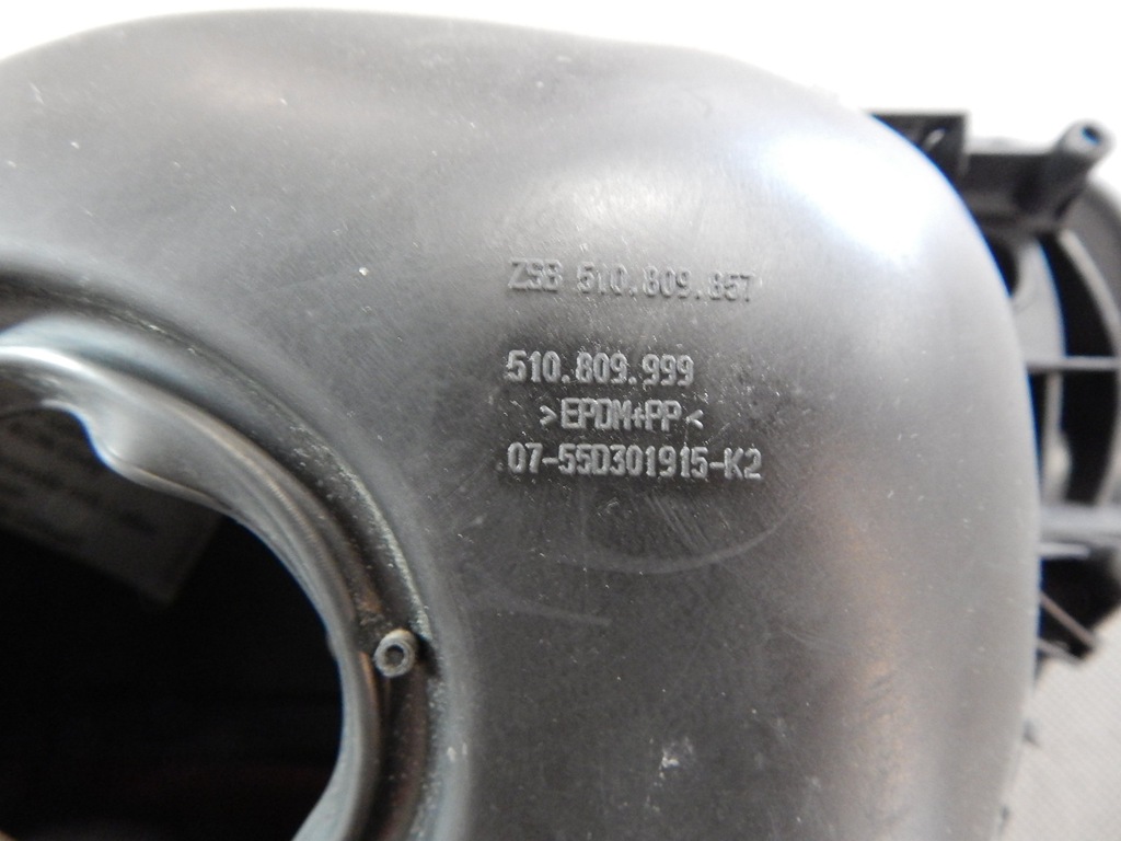 фото №4, Vw golf 7 sportsvan крышка заливной топлива la3x