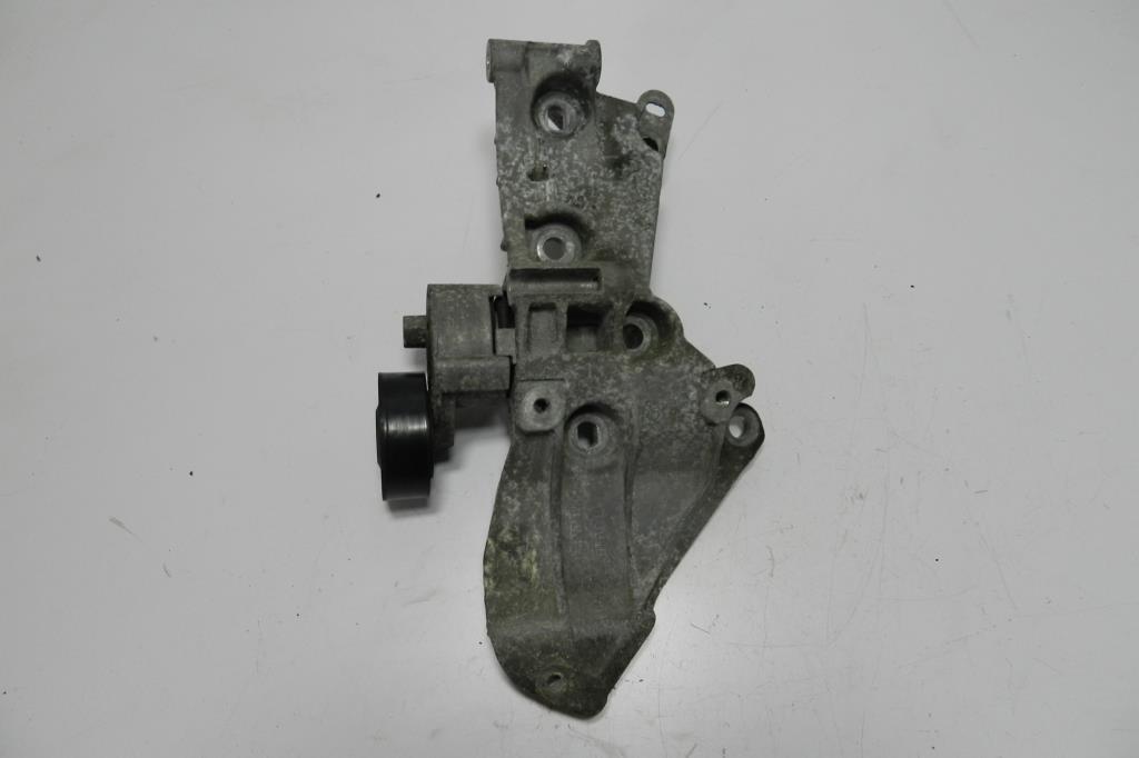 Купить Кронштейн кронштейн генератора renault 8200327134