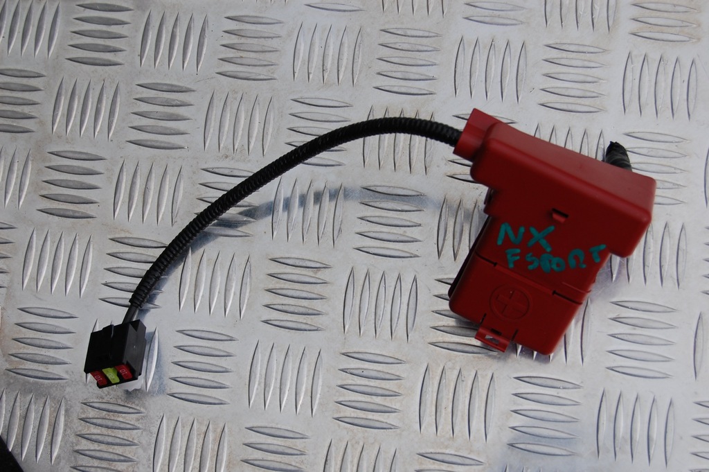 фото №1, Клемма plus плюсовая lexus nx 300 h f sport