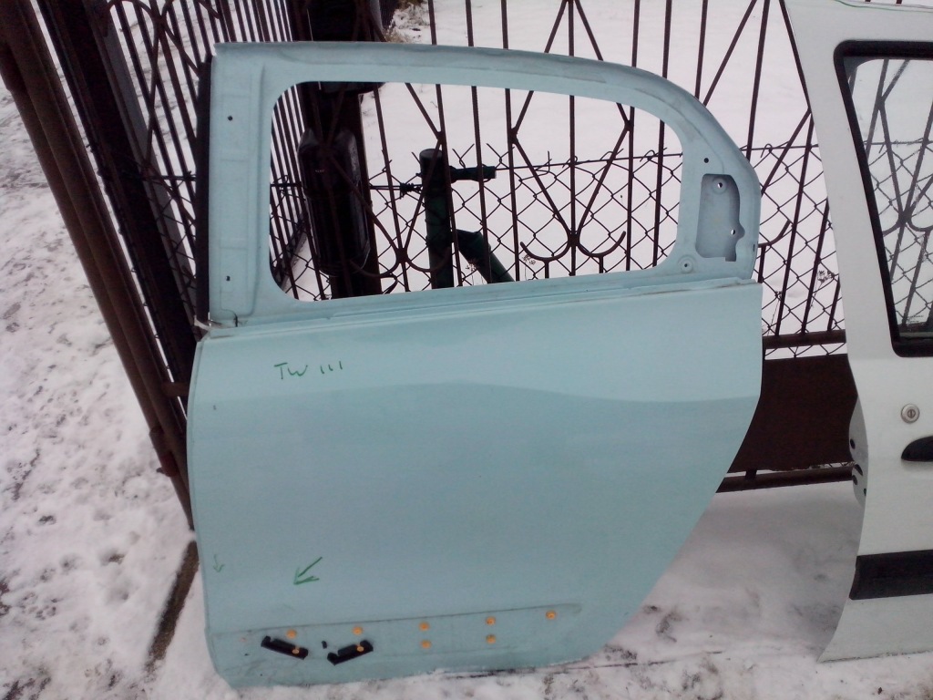 Купити Двері ліва задні renault twingo 3 iii 14-