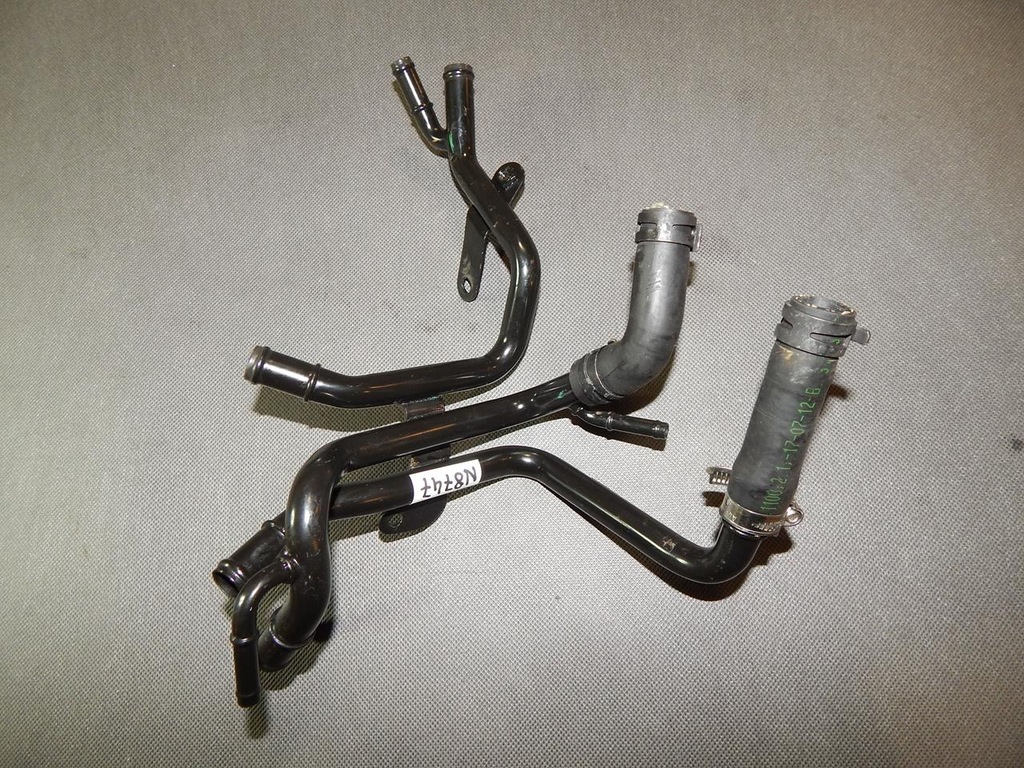 фото №1, Audi q3 8u 2.0 tdi трубка шланг wody 04l121064n