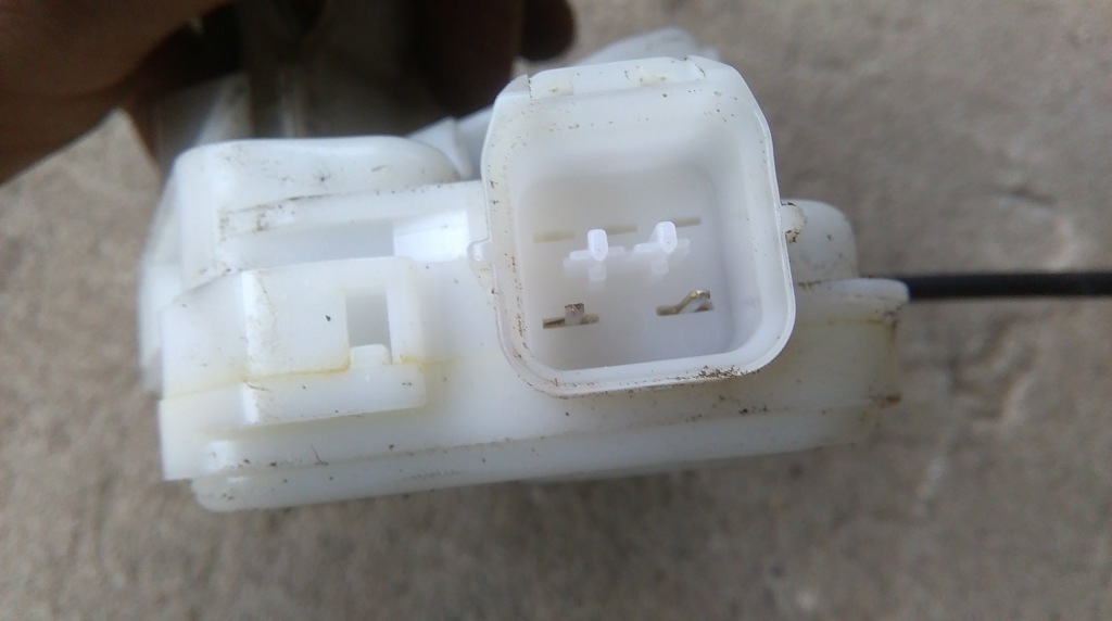 фото №3, Mitsubishi space runner 99-02 замок правий передній