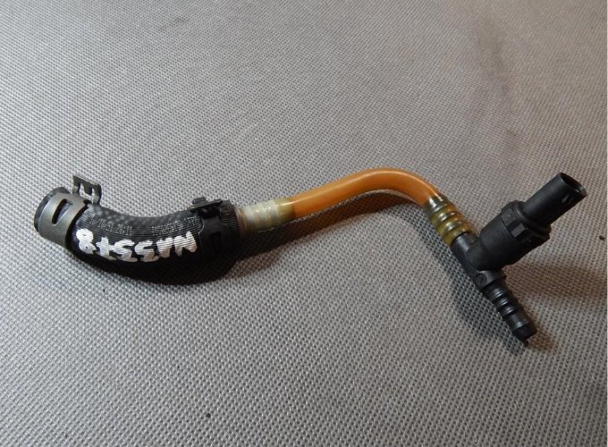 фото №1, Audi a7 4g шланг топлива 069130299k