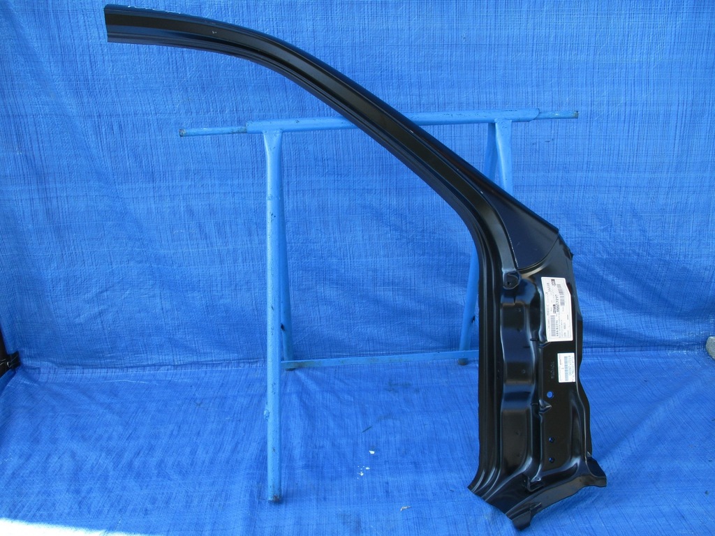 фото №1, Toyota hiace 2007- блок двигателя обшивка правое