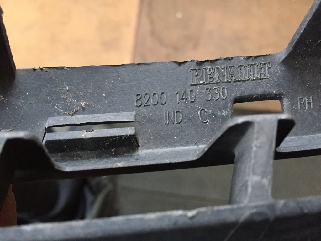 фото №3, Решітка бампера права renault scenic ii