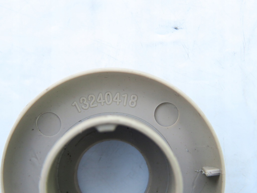 фото №3, Пластик підголівник сидіння задня бежевий opel insignia