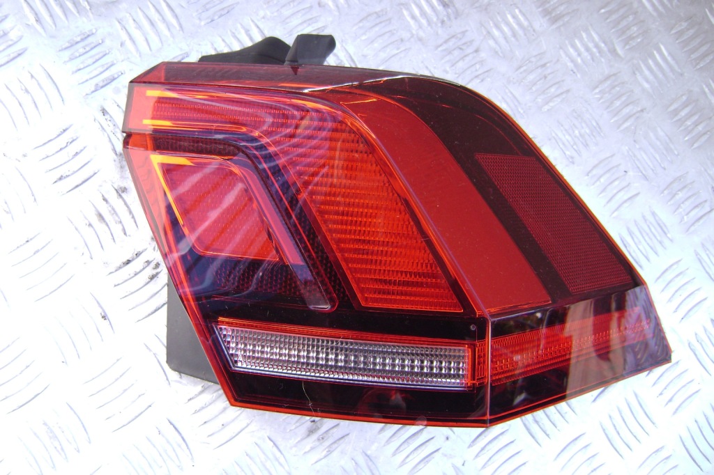 фото №1, Vw tiguan ii 5na - лампа задня права