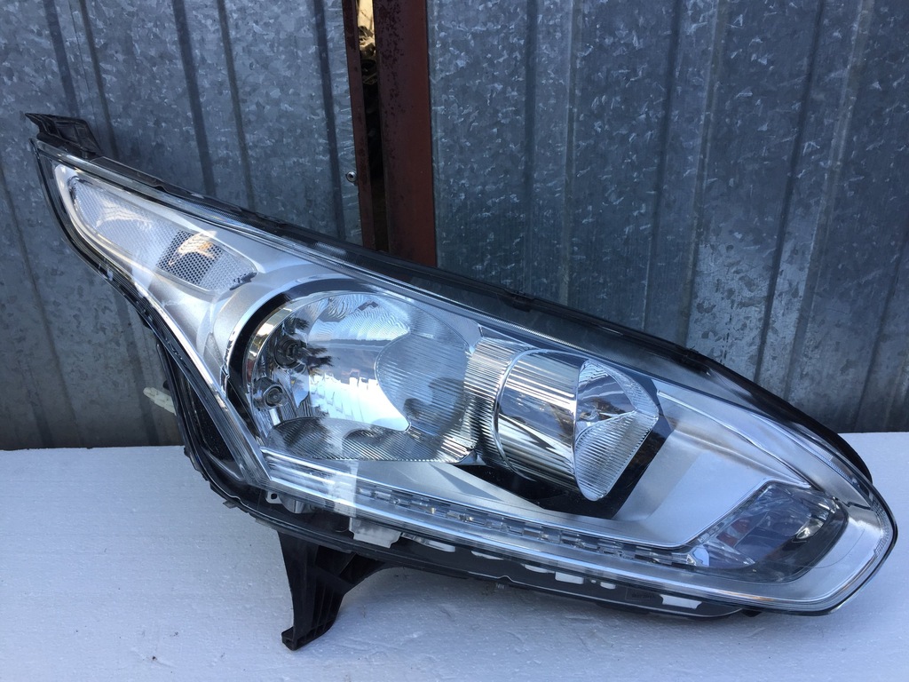 фото №1, Ford transit connect mk2 права лампа перед led 13-