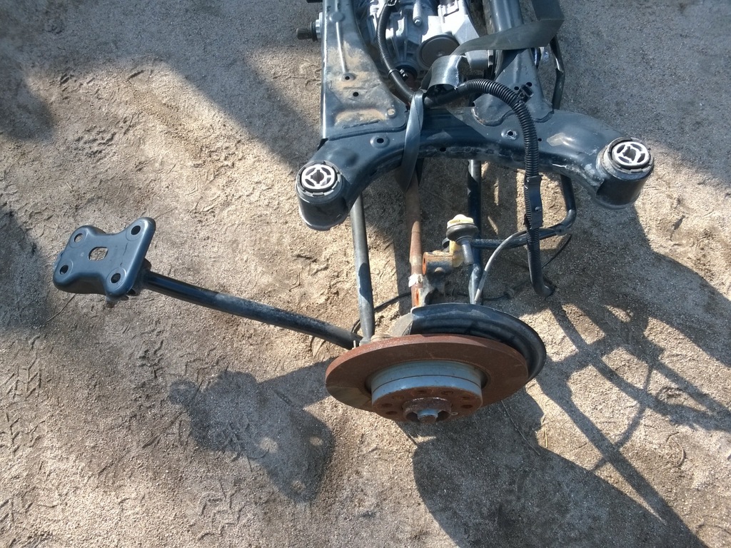 фото №1, Jeep renegade поворотный кулак рычаги задняя левый 4x4