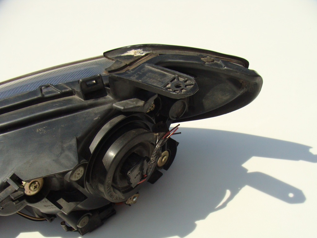 фото №8, Лампа правый перед mitsubishi outlander europa