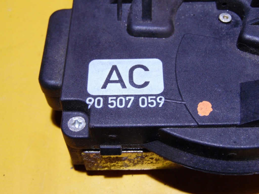 Замок дверь левый перед vectra b hb 90507059 в Украине