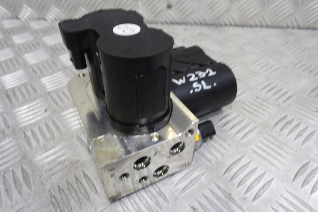 фото №1, Mercedes sl r231 блок клапанов подвеска abc