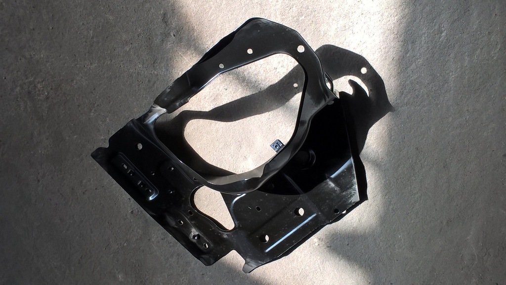 фото №1, Mitsubishi кронштейн фара правий 5215a264