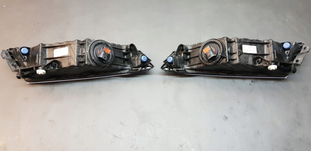 фото №3, Противотуманная фара правый skoda superb iii europa