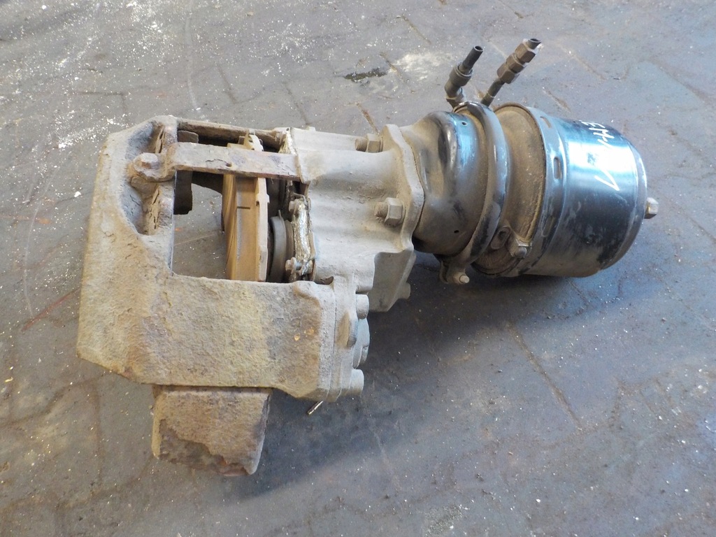 фото №1, Renault magnum суппорт тормозной левый перед 440