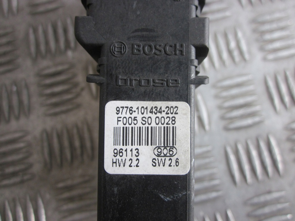 фото №6, Моторчик скло правий перед golf iv 9776101434202