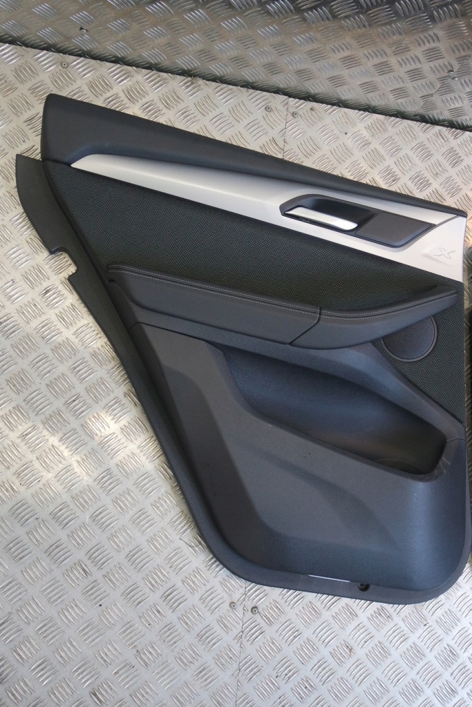 фото №1, Лівий обшивка оббивка двері задня bmw g01 x3