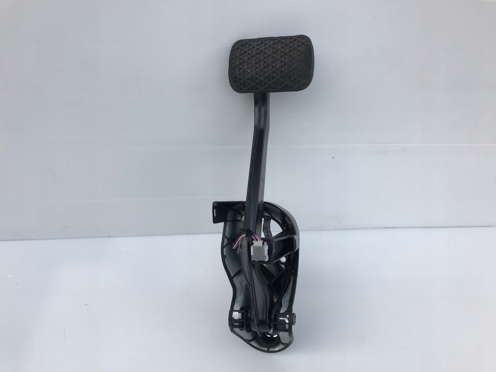 фото №1, Mercedes w204 w218 педаль тормоза стоп-сигнал автоматическая коробка передач