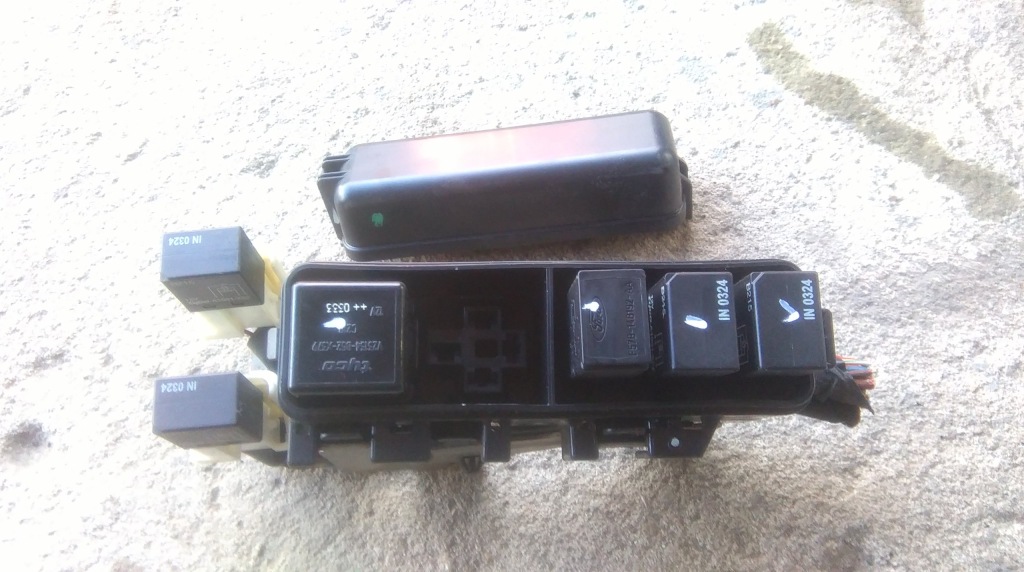 фото №1, Mazda 2 02-07 1.4 tdci корпус реле