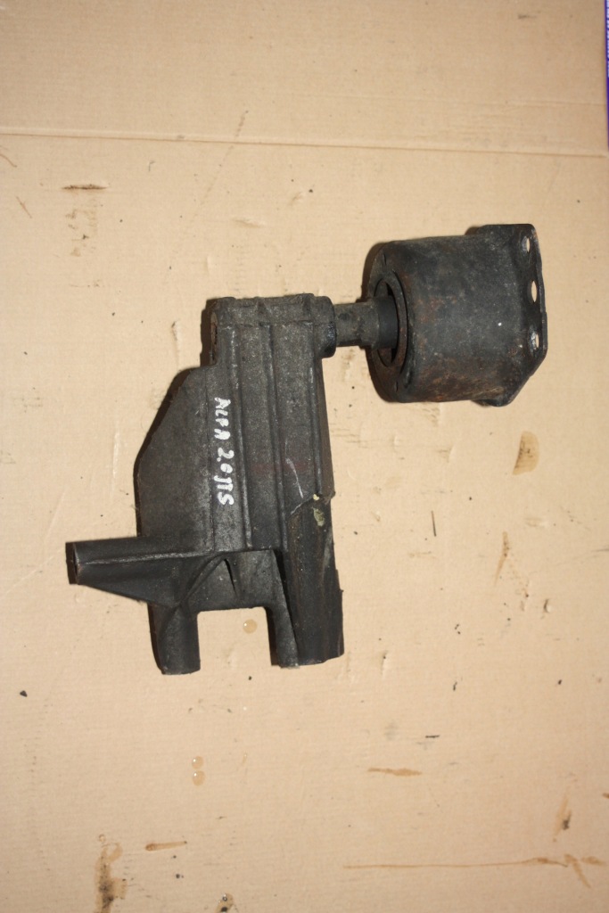 фото №1, Кронштейн подушка двигателя alfa romeo 2,0 jts