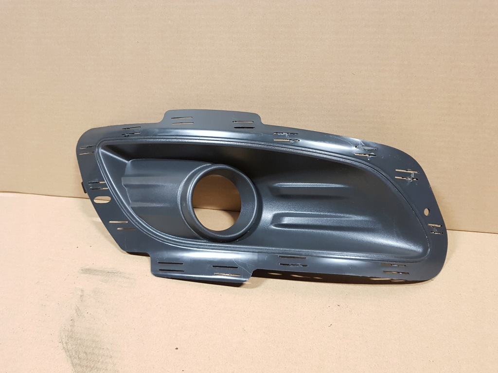 фото №1, Ford transit courier 14r-- решітка бампера права