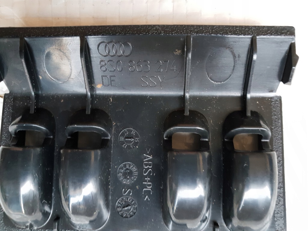 фото №4, Audi tt 8s накладка заглушка 8s0863274