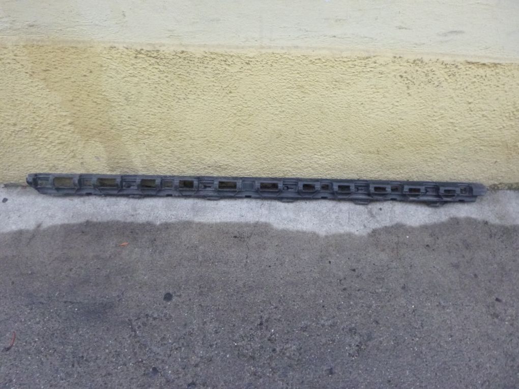 фото №1, Vw passat b8 направляющая кронштейн порог