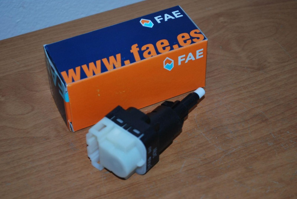 фото №15, Выключатель света тормоза audi a3 a4 b6 a4 b7 a4 b8 a6 allroad c6 a6