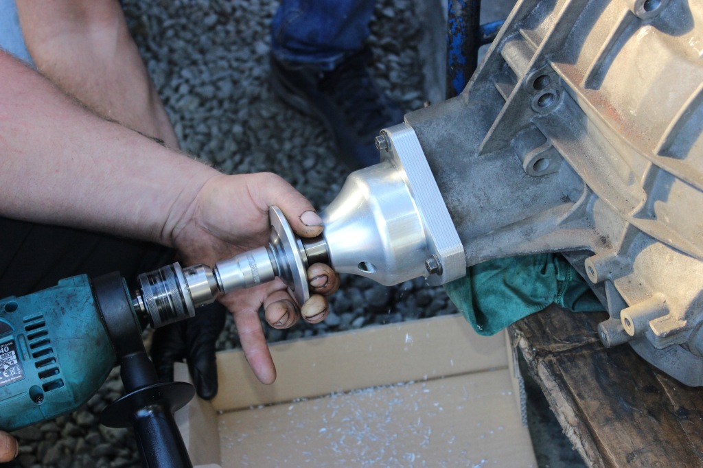 Купити Audi a4 a6 q5 porsche ліва привідний вал відновлення