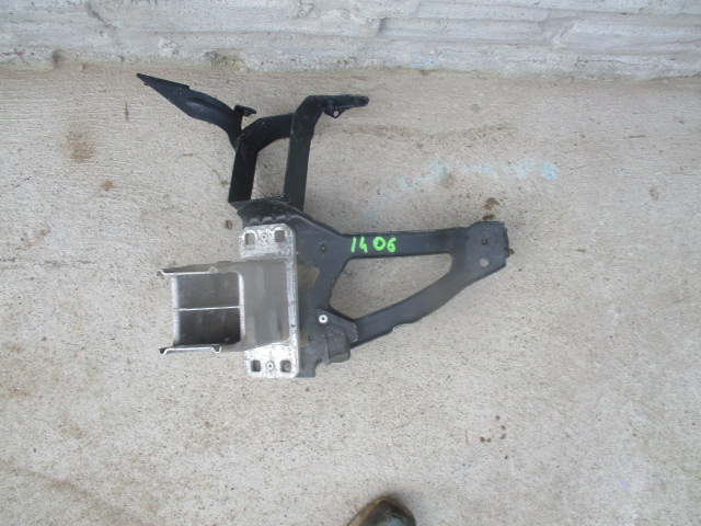 фото №1, Bmw 5 e60 зона деформации + панель фары левая сторона