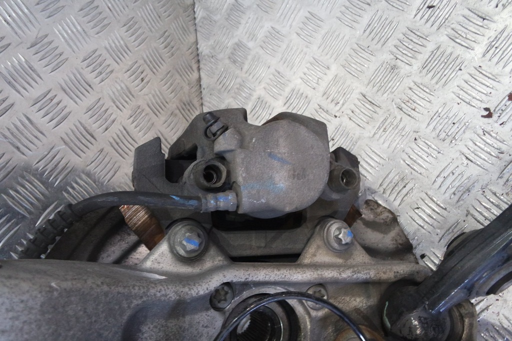 фото №7, Bmw f15 x5 4.0 поворотний кулак перед правий важіль супорт